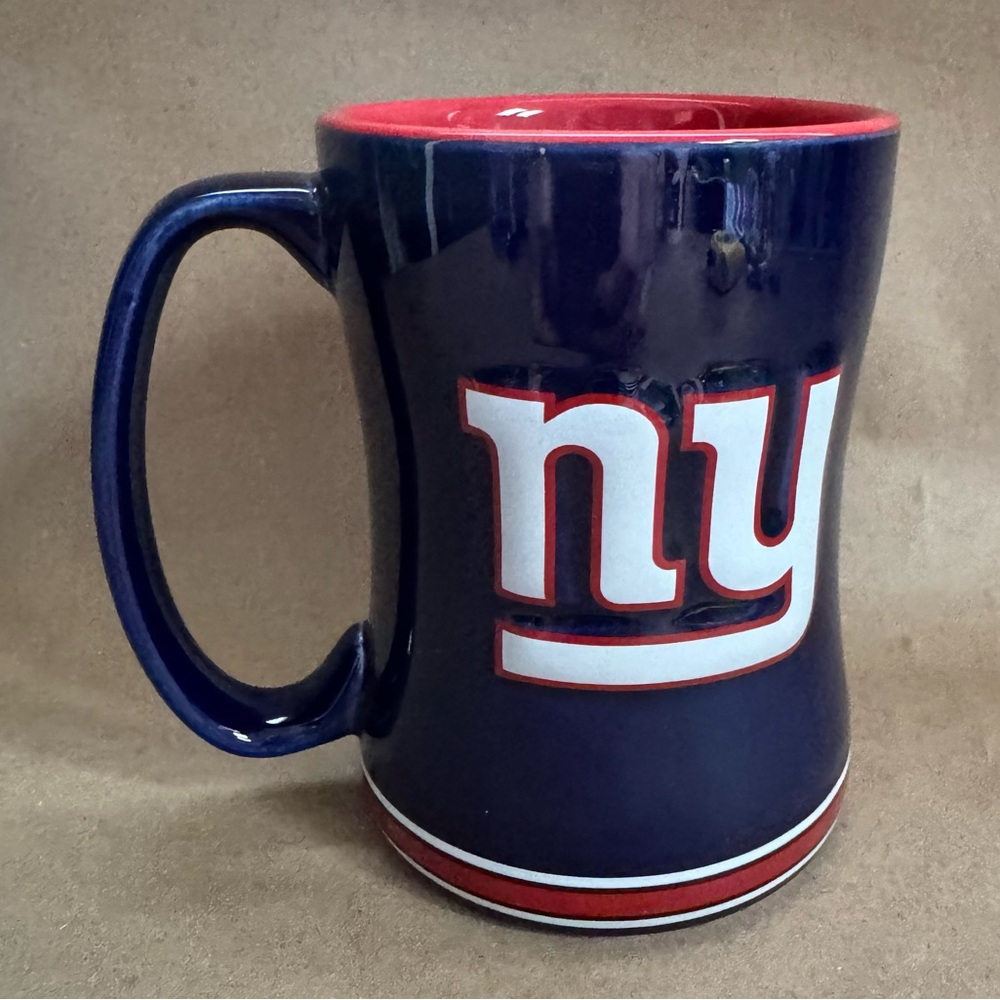 NFL New York Giants 3D Relief Logo Ceramic Mug. 14 fl oz.